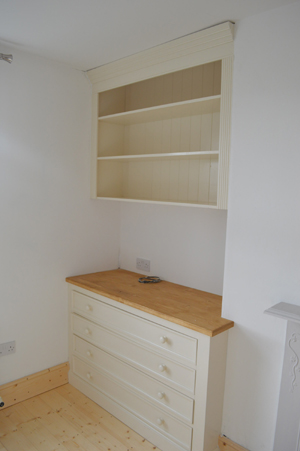 Fitted Alcove with Chest of Drawers and Floating Shelves